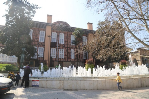 Foto - Bursa Eski Belediye Binası