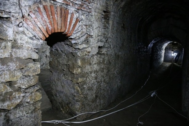 Foto - Bursa'da 2 bin 400 yıllık tünel! 