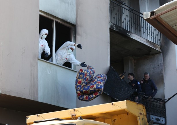 Foto - Bursa'da anne ile 8 çocuğun öldüğü evde çalışma sürüyor