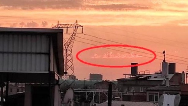 Bursa'da bulutlardaki el yazısı şekli görenleri şaşırtıyor