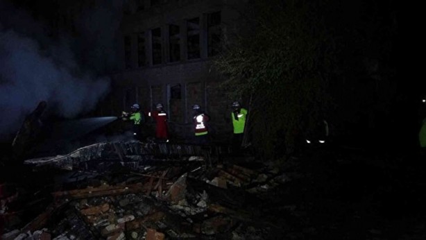 Foto - Bursa'da çıkan yangın geceyi aydınlattı