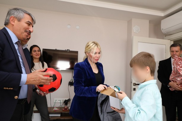 Foto - Bursa'da çöp evde bulunan Muhammet'in son hali sevindirdi