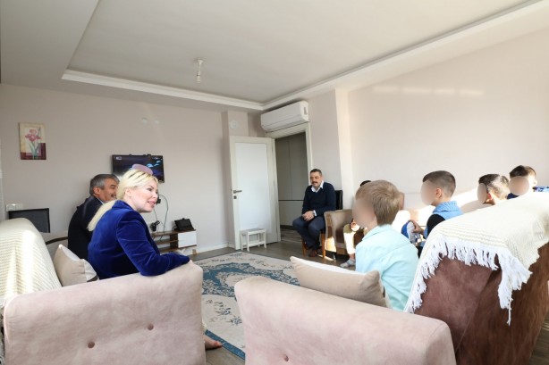 Foto - Bursa'da çöp evde bulunan Muhammet'in son hali sevindirdi