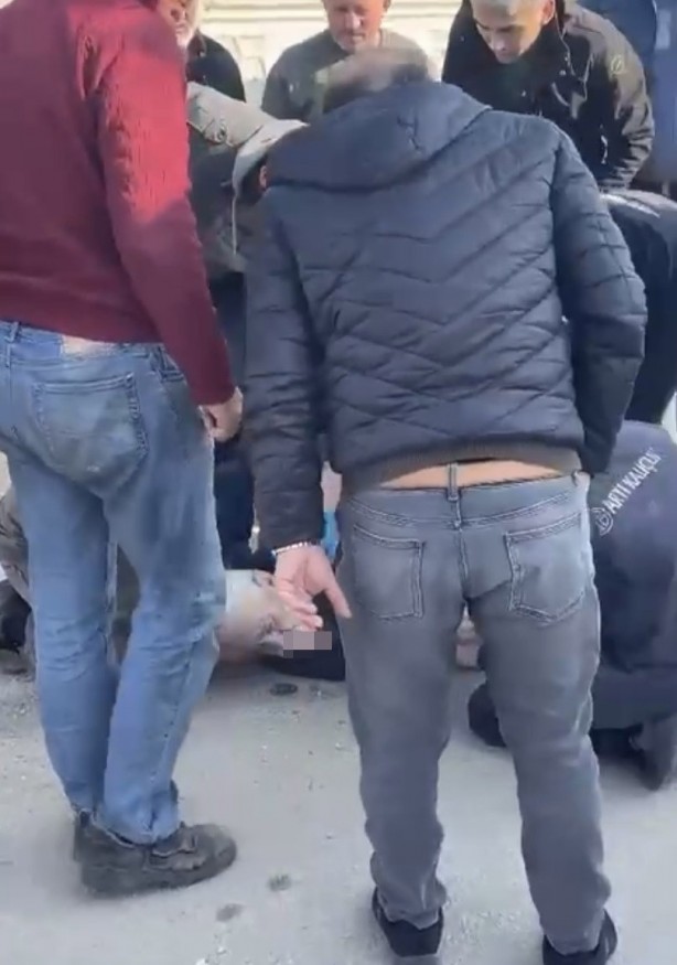 Foto - Bursa'da cuma namazı çıkışı silahlı saldırı!