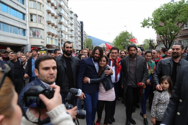 Foto - Bursa'da 'Diriliş Ertuğrul' izdihamı