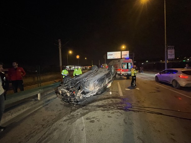 Foto - Bursa'da feci kaza! Araba inanılmaz halde...