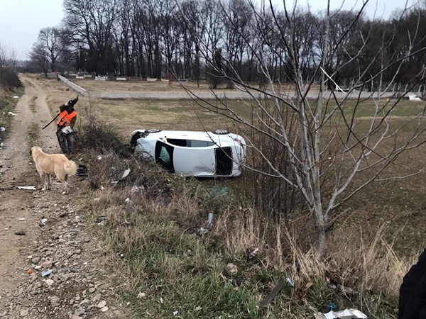 Foto - Bursa’da feci kaza! Otomobil ikiye bölündü