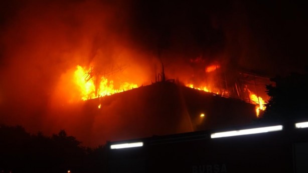 Foto - Bursa'da feci yangın! Ekipler olay yerinde
