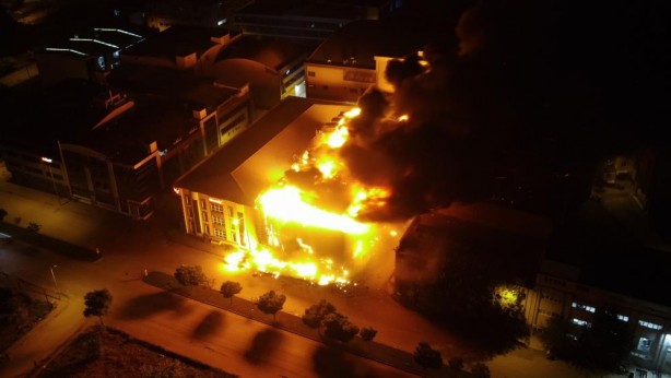 Foto - Bursa'da feci yangın! Ekipler olay yerinde