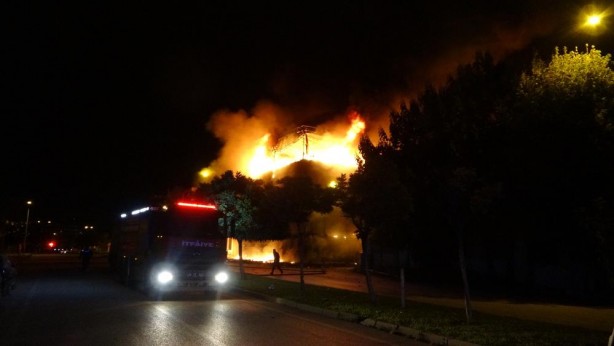 Foto - Bursa'da feci yangın! Ekipler olay yerinde