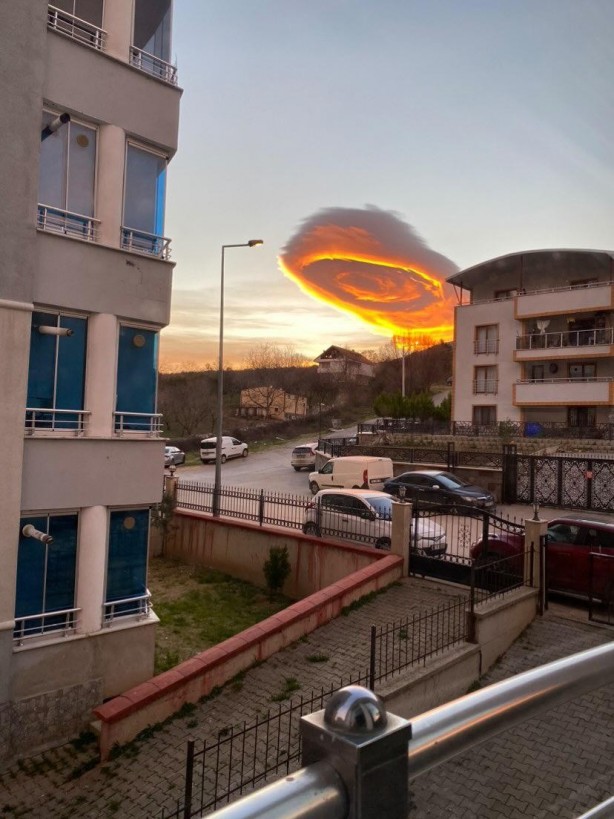 Foto - Bursa'da görülen bulut için korkutan açıklama: İnşallah bu olmaz
