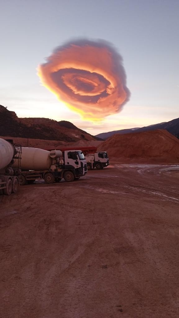 Foto - Bursa'da görülen bulut için korkutan açıklama: İnşallah bu olmaz
