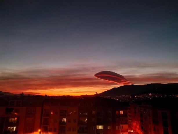 Foto - Bursa'da görülen bulut için korkutan açıklama: İnşallah bu olmaz