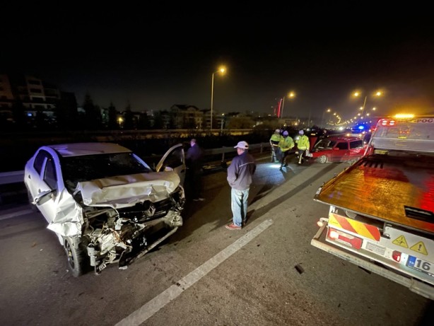 Foto - Bursa'da iki otomobilin çarpışması sonucu 1 kişi öldü