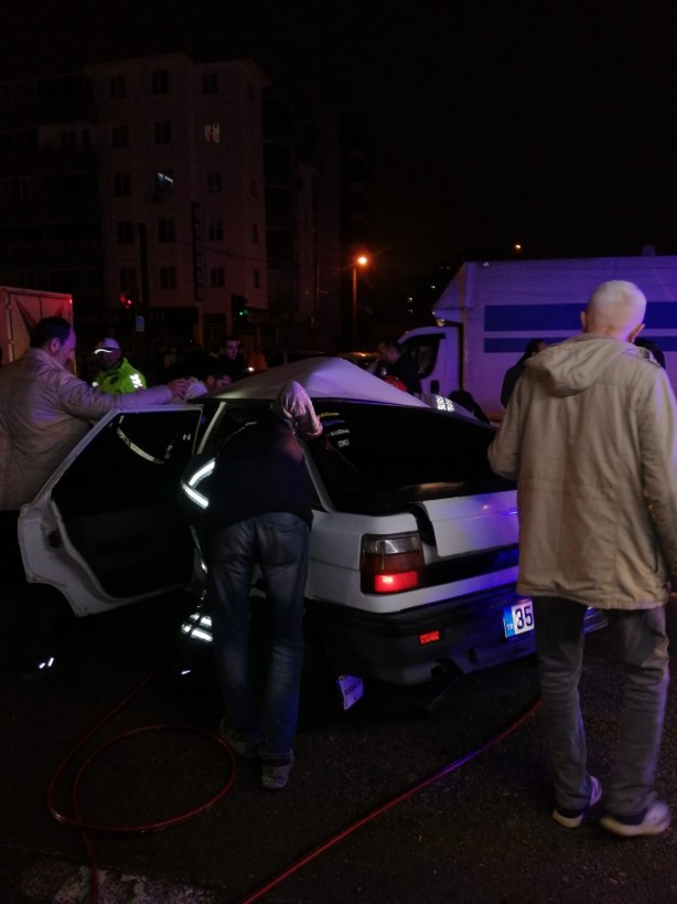 Foto - Bursa’da kamyon ile otomobil çarpıştı : 2 yaralı