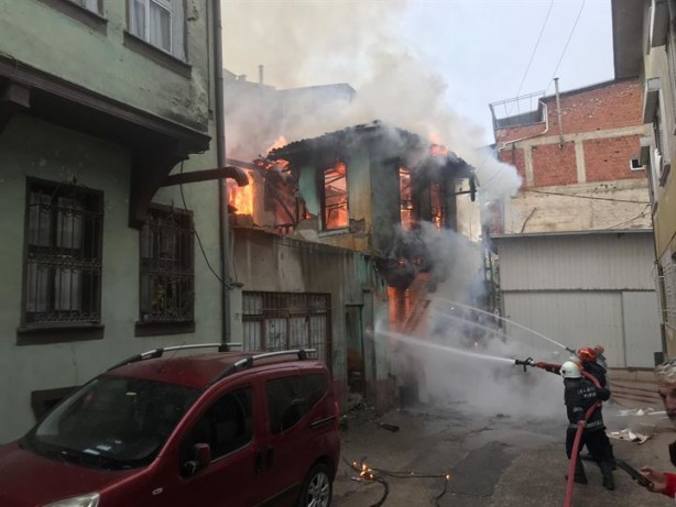 Foto - Bursa'da Kayhan Çarşısı'nda yangın çıktı