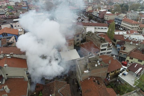 Foto - Bursa'da Kayhan Çarşısı'nda yangın çıktı