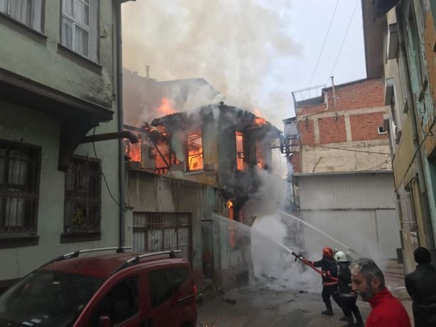 Foto - Bursa'da Kayhan Çarşısı'nda yangın çıktı