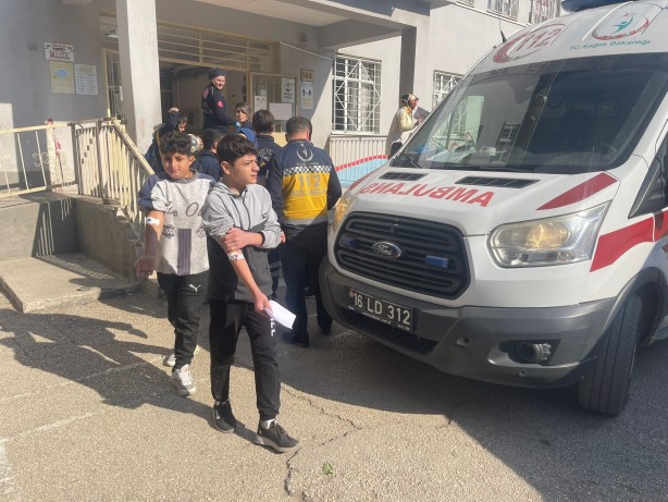 Foto - Bursa'da korku dolu anlar! 13 öğrenci hastanelik oldu