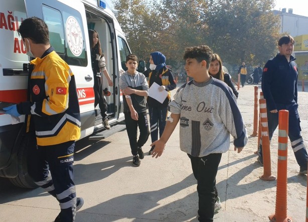 Foto - Bursa'da korku dolu anlar! 13 öğrenci hastanelik oldu