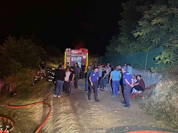 Foto - Bursa'da korkutan yangın! Üç evi alevler yuttu