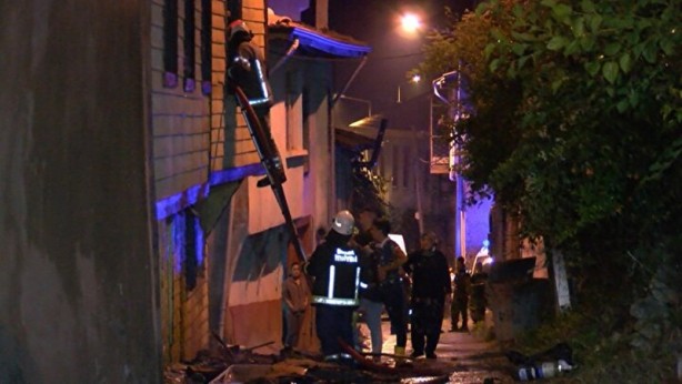 Foto - Bursa'da korkutan yangın! Üç evi alevler yuttu