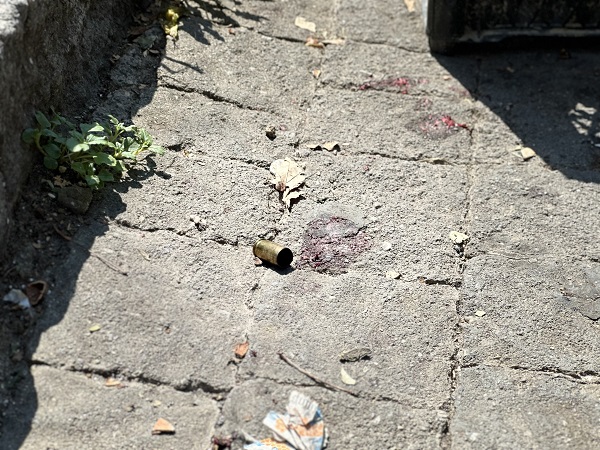 Foto - Bursa'da silahlar konuştu! 2 numara büyük ayakkabı giydi hayatı kurtuldu