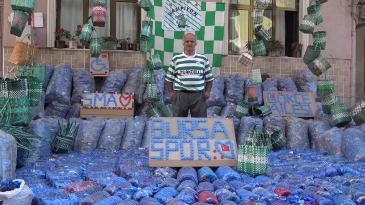 Bursa'da takdir toplayan hareket: Bu kez Bursaspor için kapak topluyor