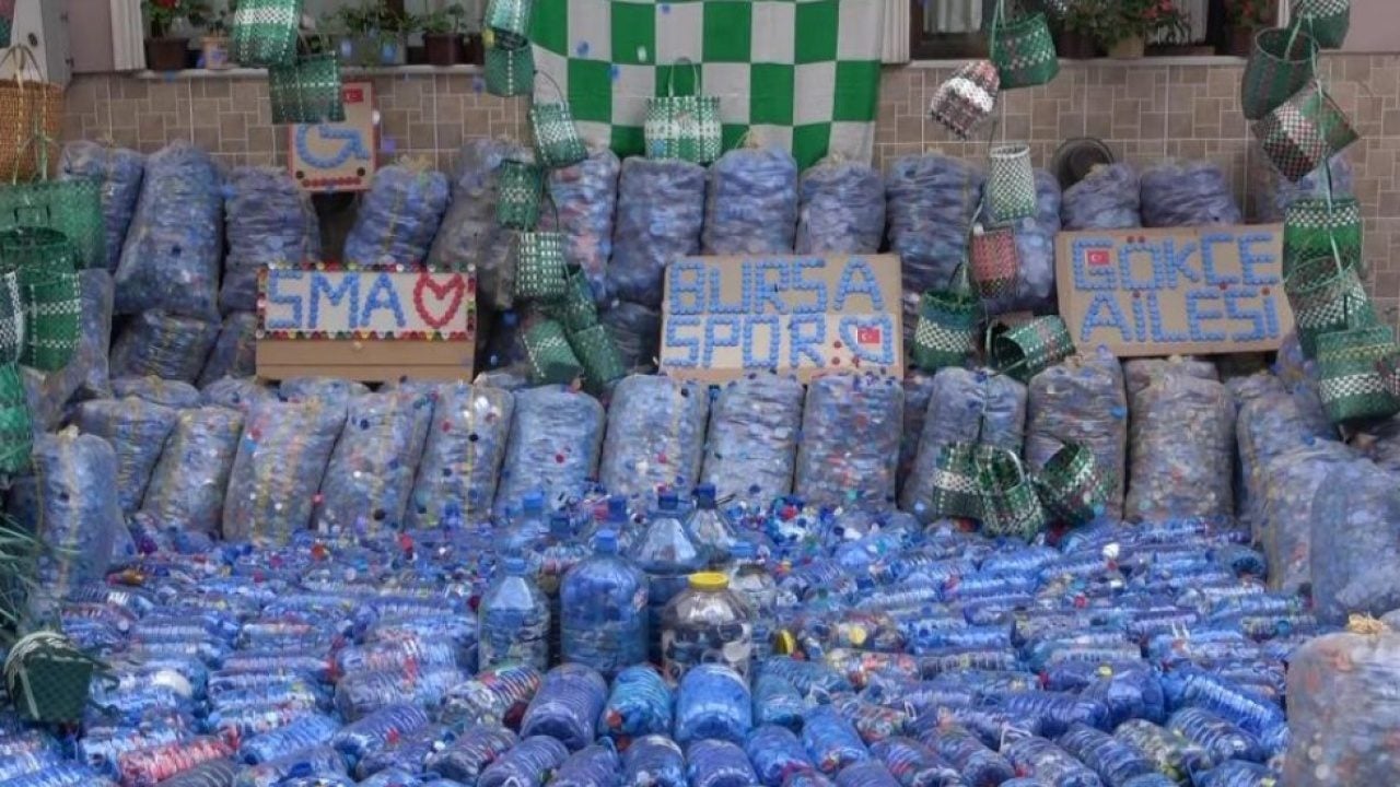 Foto - Bursa'da takdir toplayan hareket: Bu kez Bursaspor için kapak topluyor