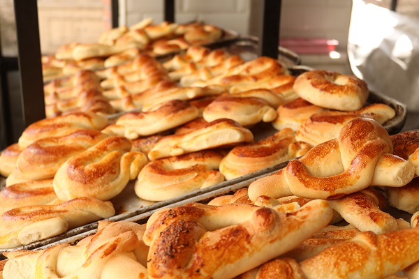 Foto - Bursa'da tam 90 yıldır bu gelenek sürüyor! İftar öncesi çocukların yüzü böyle gülüyor