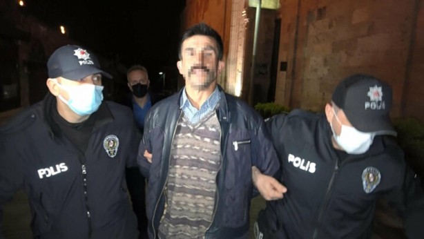 Foto - Bursa'da Ulu Cami'ye balyozlu saldırı: Korkulukları haç işaretine benziyor