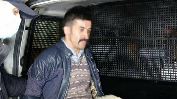 Foto - Bursa'da Ulu Cami'ye balyozlu saldırı: Korkulukları haç işaretine benziyor
