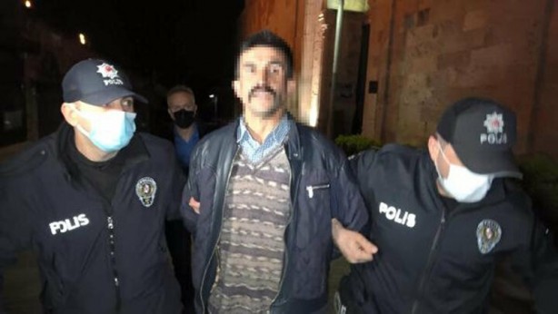 Bursa'da Ulu Cami'ye balyozlu saldırı: Korkulukları haç işaretine benziyor