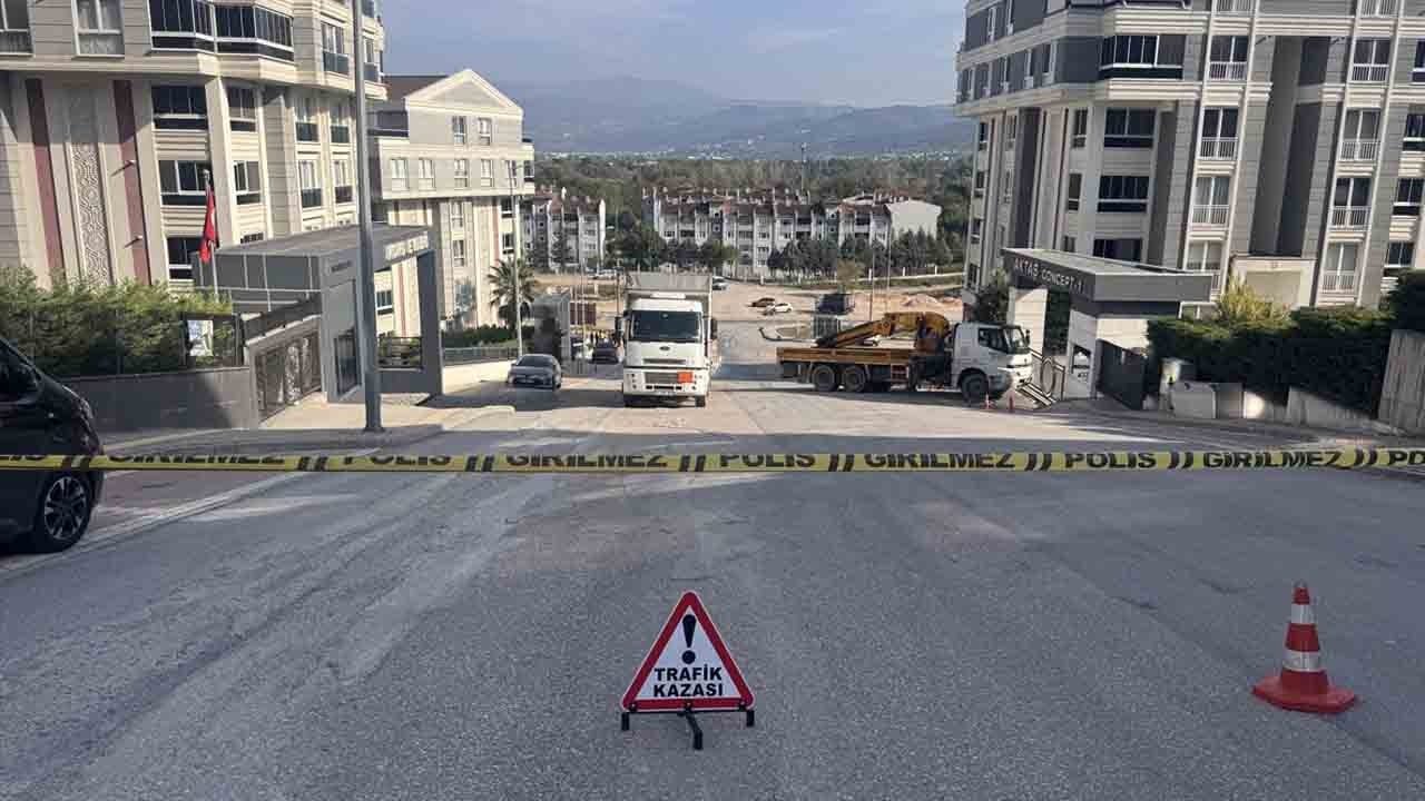 Foto - Bursa'da yola kimyasal sızdı: Cadde trafiğe kapatıldı