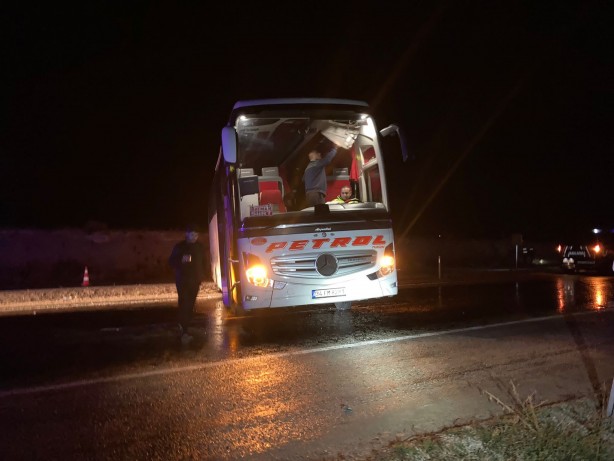 Foto - Bursa'dan Siirt'e gidiyordu! Korkutan kaza
