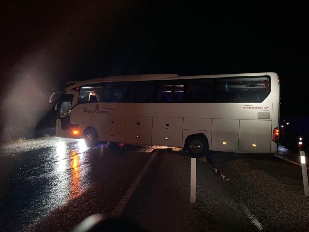 Foto - Bursa'dan Siirt'e gidiyordu! Korkutan kaza