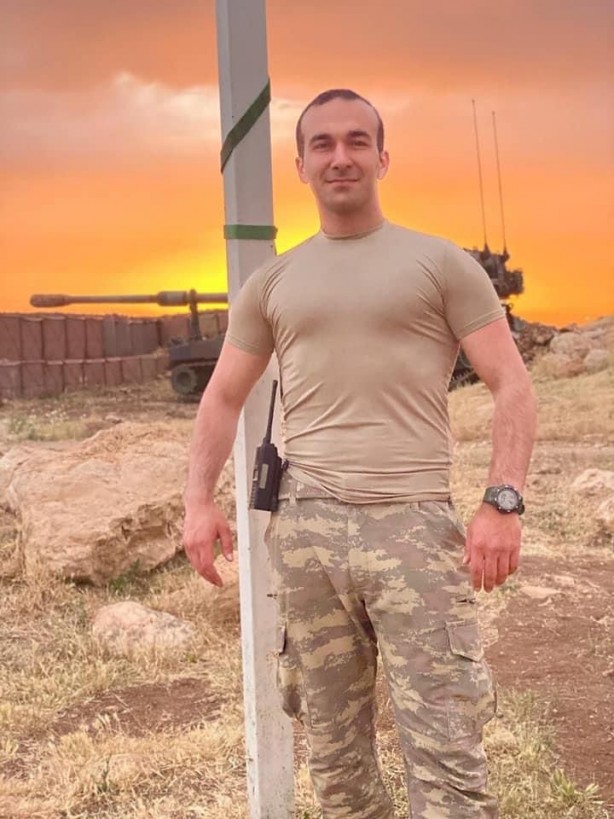 Foto - Bursalı şehidin evine Türk bayrağı asıldı! 