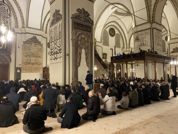 Foto - Bursalılar Ulu Cami'ye akın etti
