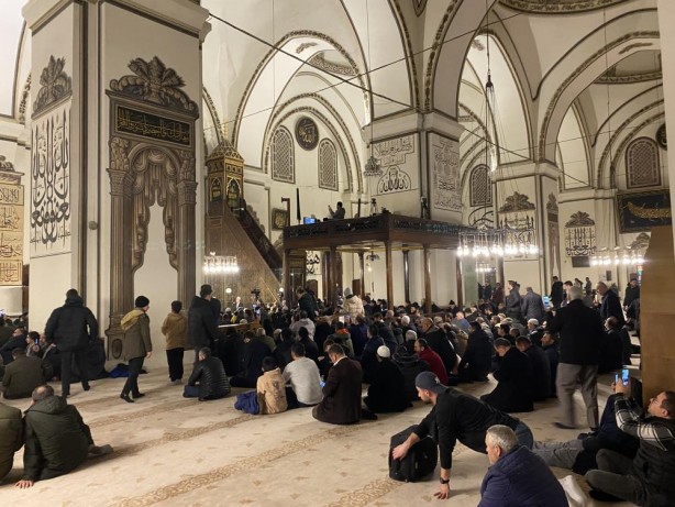 Foto - Bursalılar Ulu Cami'ye akın etti
