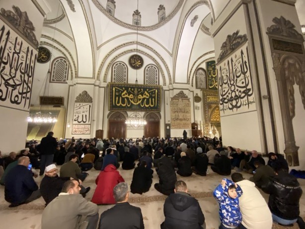 Foto - Bursalılar Ulu Cami'ye akın etti