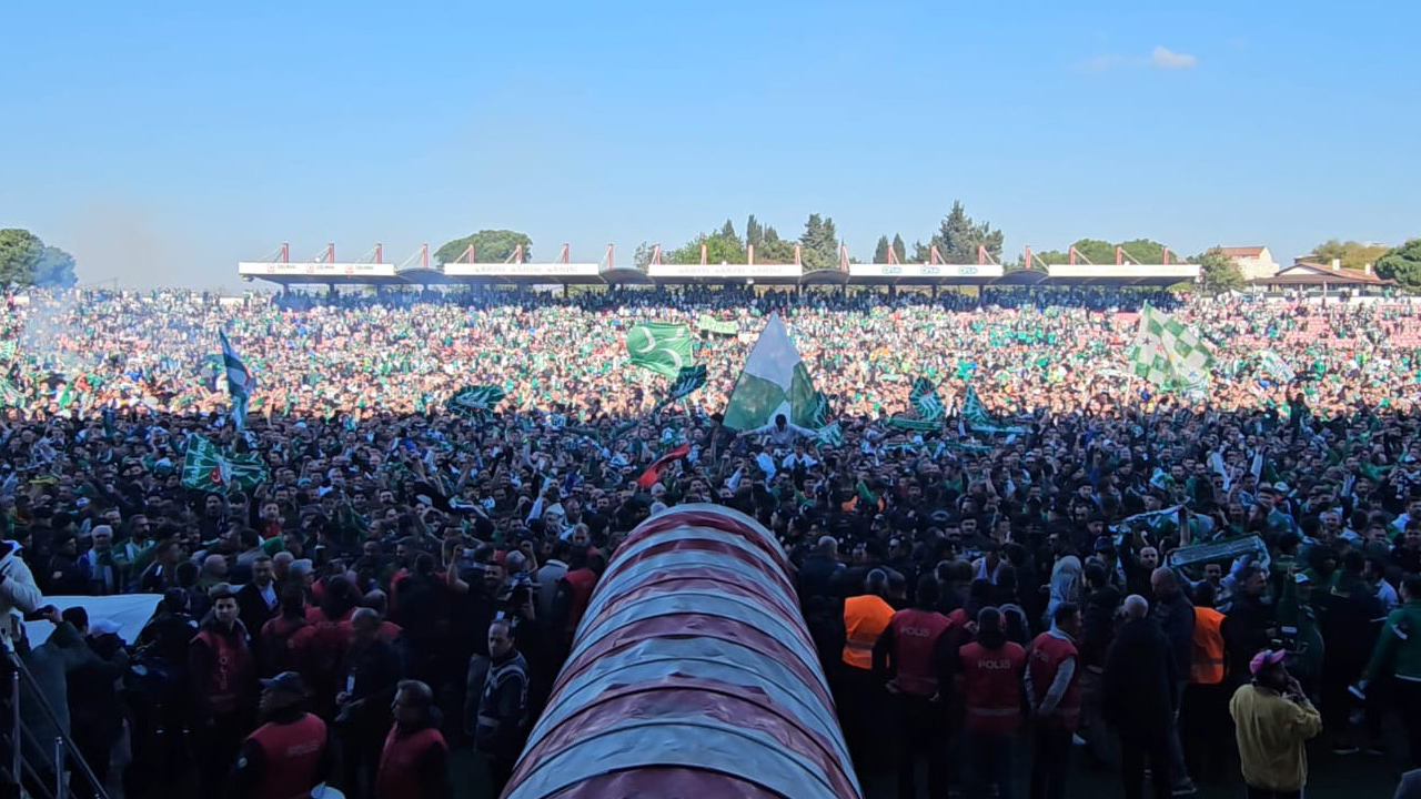 Foto - Bursaspor'un 15 yıl sonra 'Timsah istilası' geri döndü! Balıkesir’de tarihi kutlama!