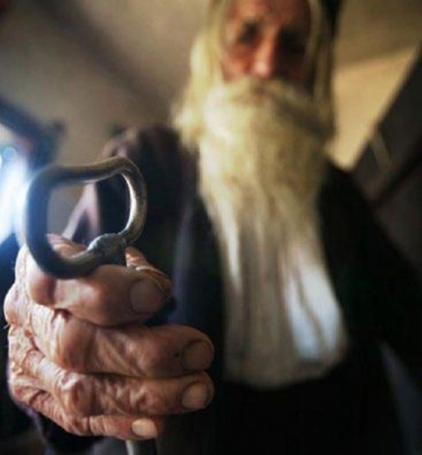 Foto - Bütün gün dilendikten sonra yaptığı şeye çok şaşıracaksınız!