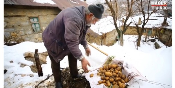 Foto - Bütün sebze meyveleri toprağa gömmeye başladılar! Sebebi çok şaşırttı