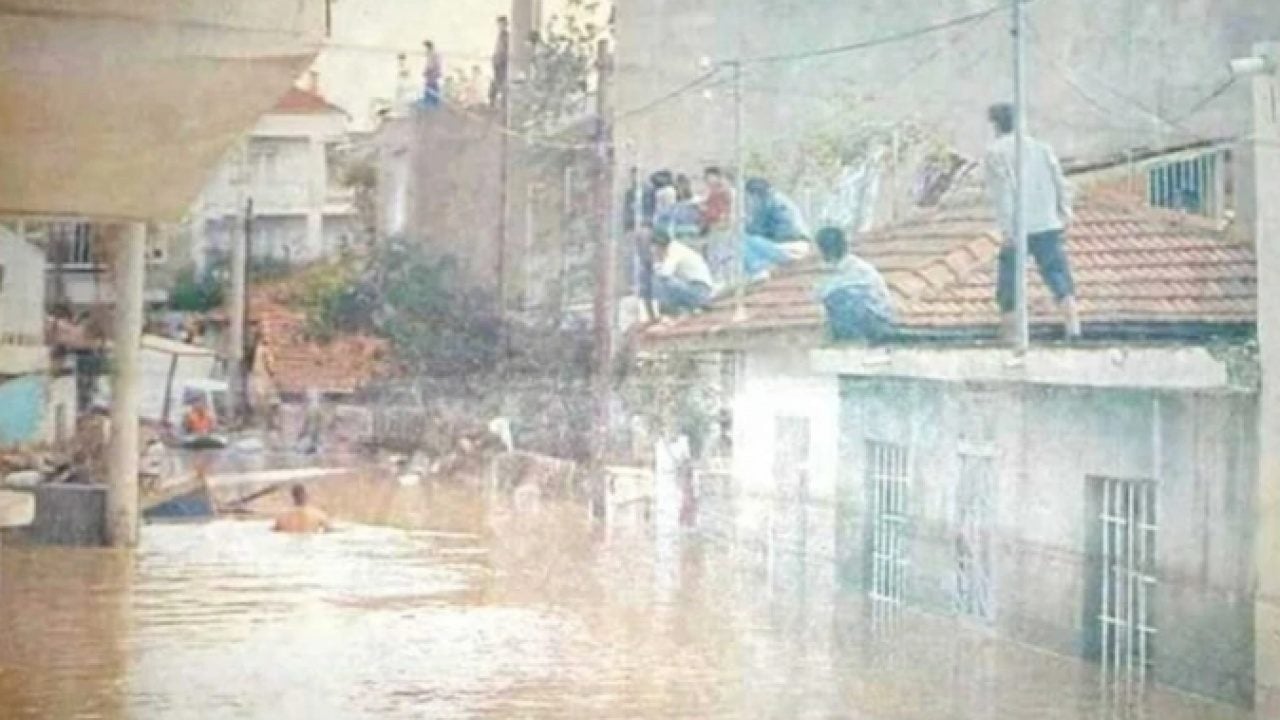 Foto - Bütün şehir sular altında kaldı: İşte Türkiye tarihindeki en büyük 6 sel!