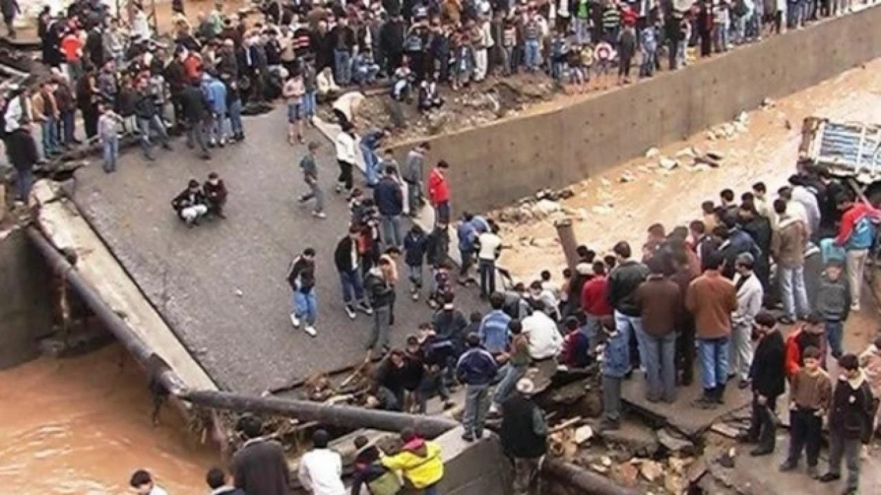 Foto - Bütün şehir sular altında kaldı: İşte Türkiye tarihindeki en büyük 6 sel!
