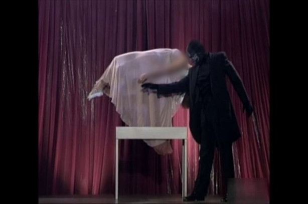 Foto - Bütün sihirbazlık hilelerini ortaya çıkardı!