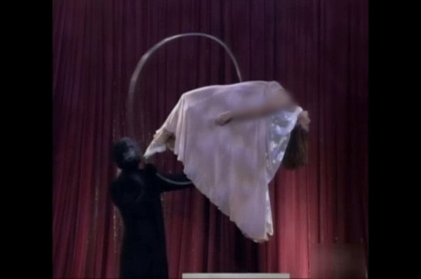 Foto - Bütün sihirbazlık hilelerini ortaya çıkardı!