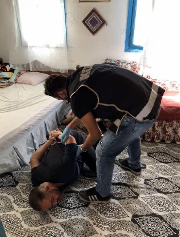 Foto - Büyücüden akılalmaz oyun! Cin çıkarma bahanesiyle...
