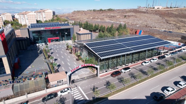 Foto - Büyük başarı! Bu okul kendi elektriğini üretiyor! 760.000 ton sera gazı salınımını engelledi!