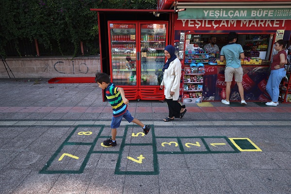 Büyük beğeni topladı! Bu sokağa giren çocukluğuna ışınlanıyor